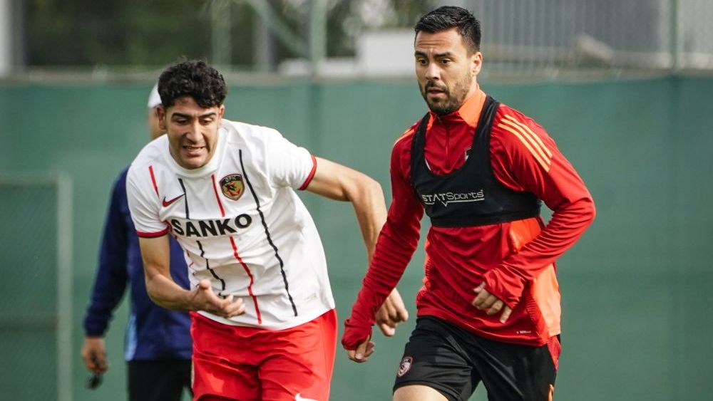Gaziantep FK'da Selçuk İnan yedekleri gördü